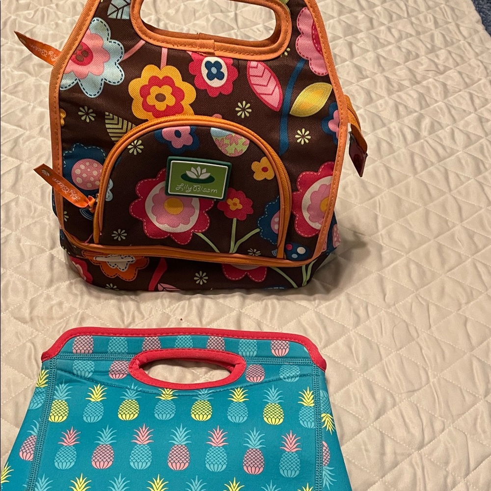 Lilly Bloom lunch box&, Neoprene lunch bag
2 Bundle